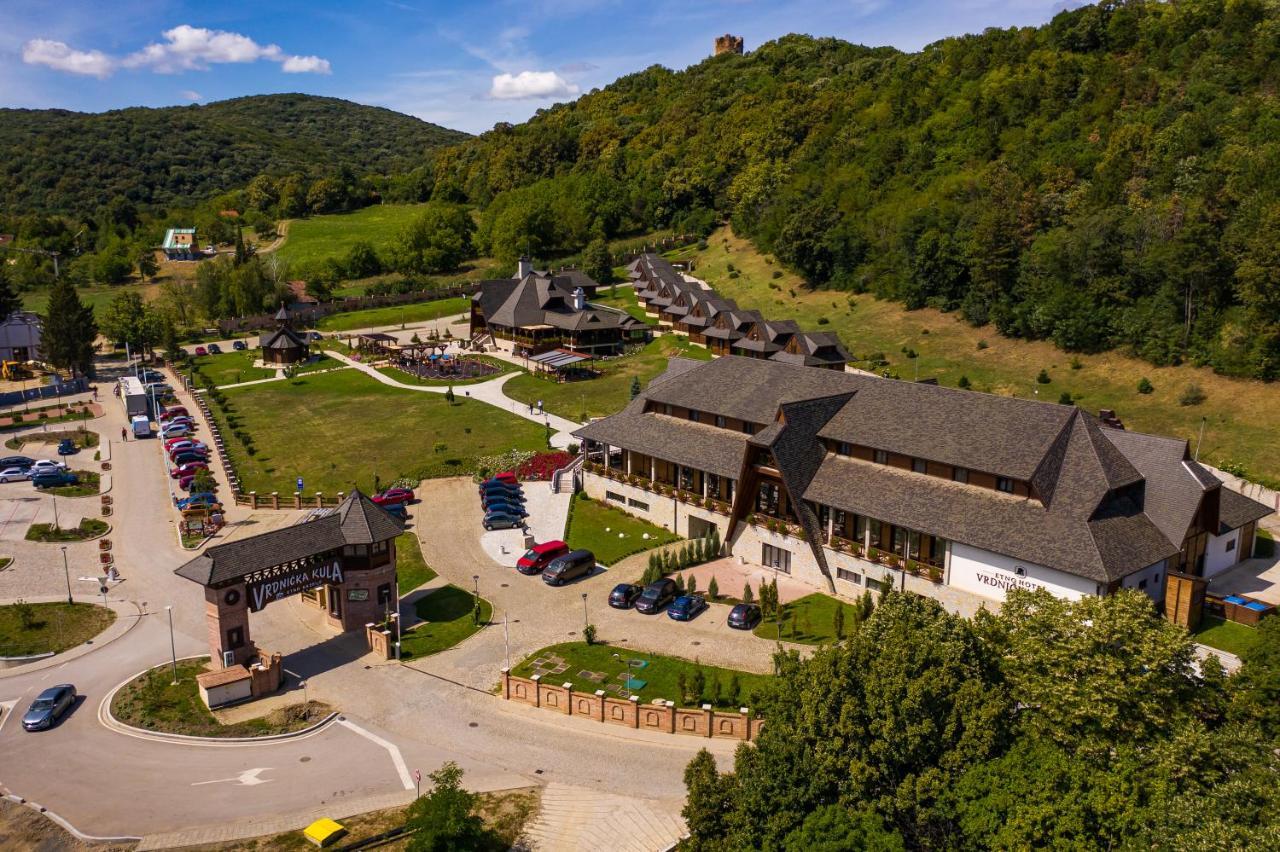 Etno Naselje Vrdnicka Kula Hotel Vrdnik Buitenkant foto